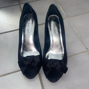 Open toe bow heels